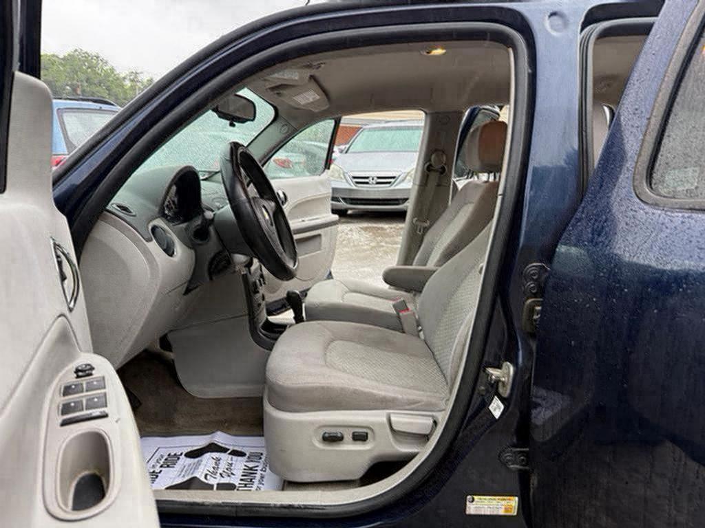 2011 Chevrolet HHR - $2,995