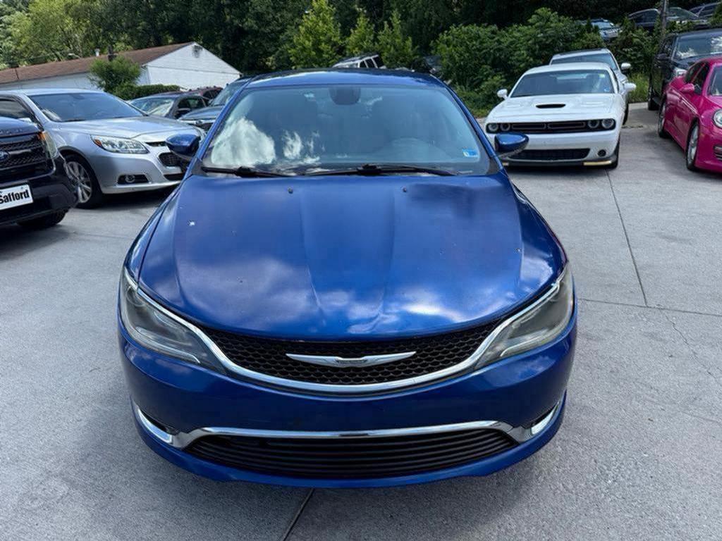 2015 Chrysler 200 - $4,500