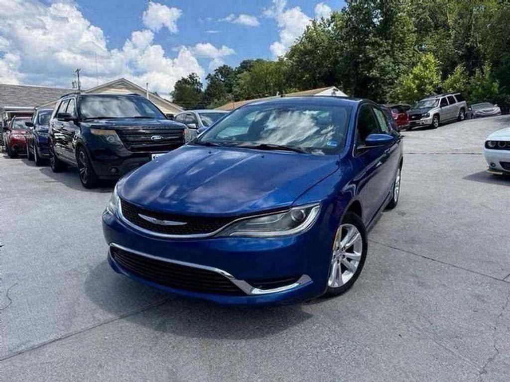 2015 Chrysler 200 - $4,500