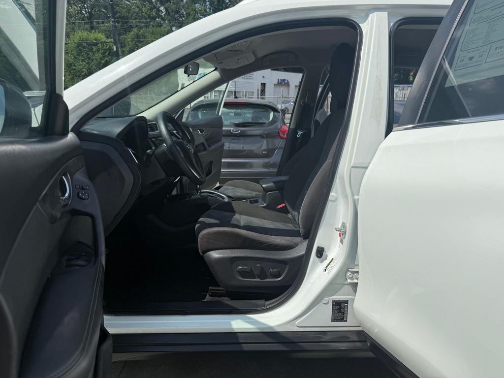 2016 Nissan Rogue - $9,995