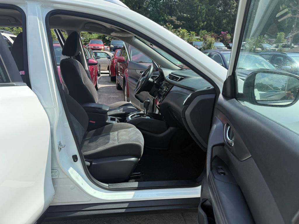2016 Nissan Rogue - $9,995