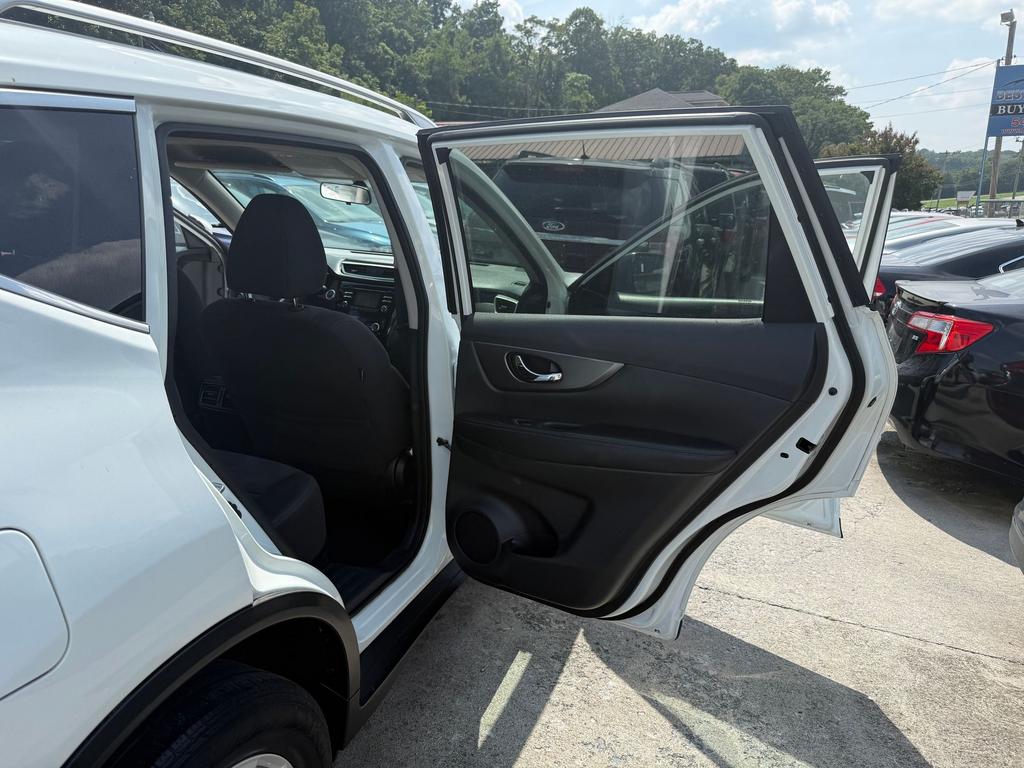 2016 Nissan Rogue - $9,995