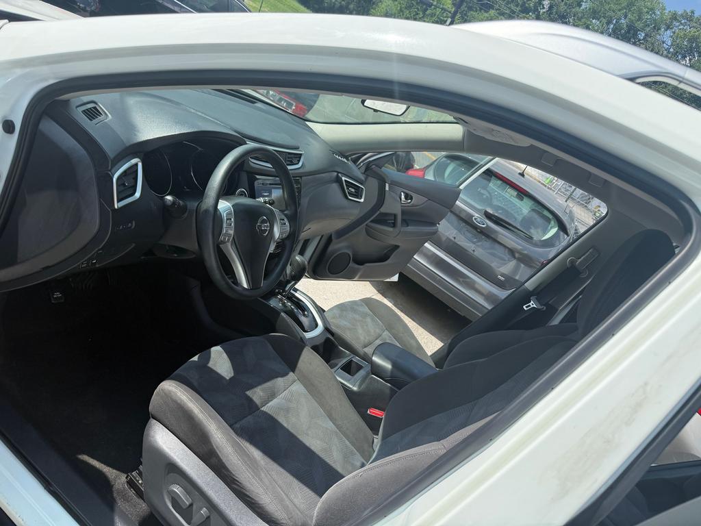 2016 Nissan Rogue - $9,995