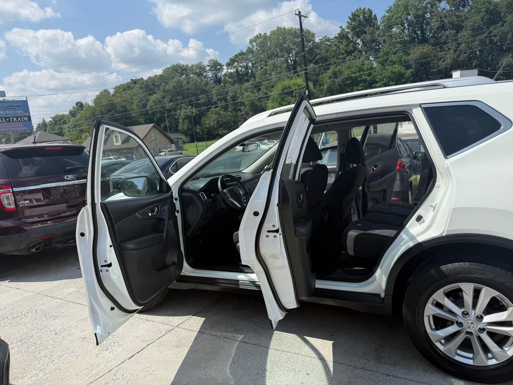2016 Nissan Rogue - $9,995