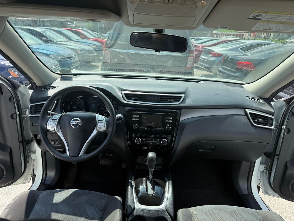 2016 Nissan Rogue - $9,995
