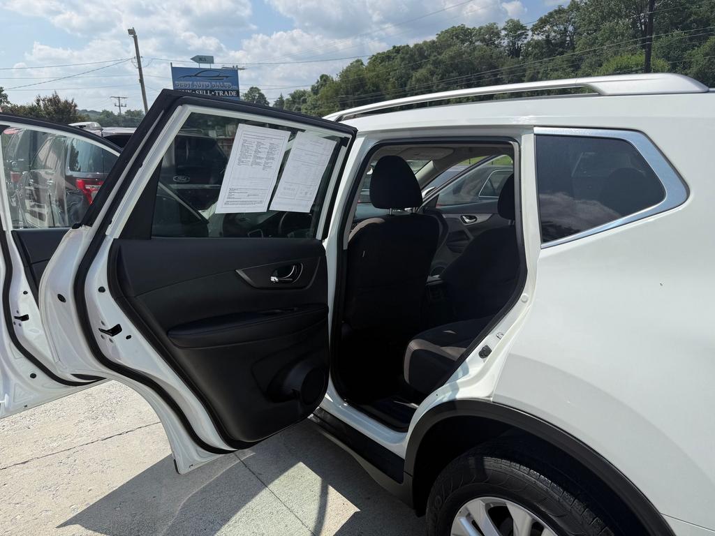 2016 Nissan Rogue - $9,995