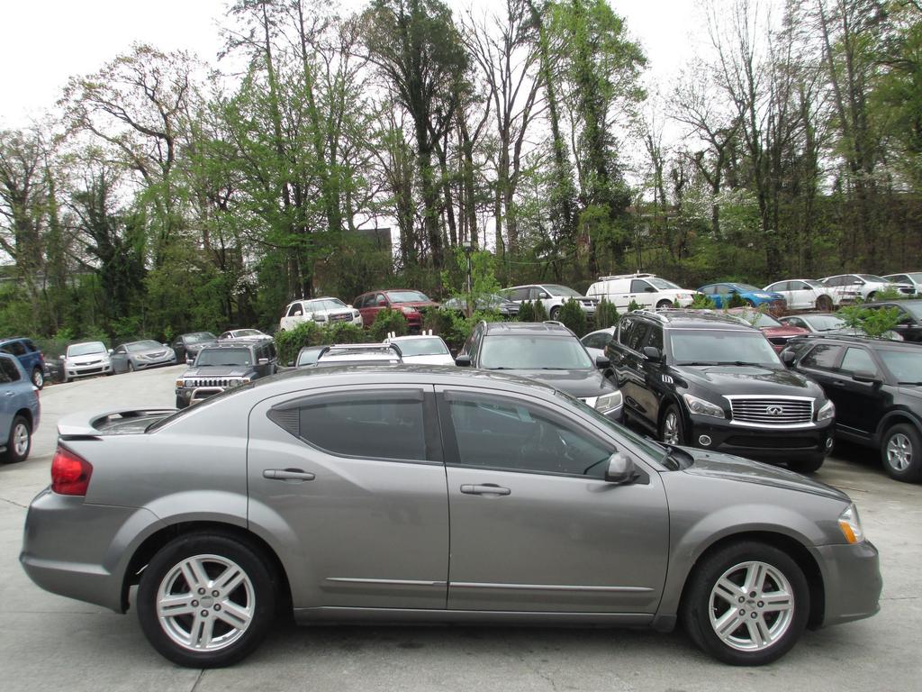 2013 Dodge Avenger - $5,500