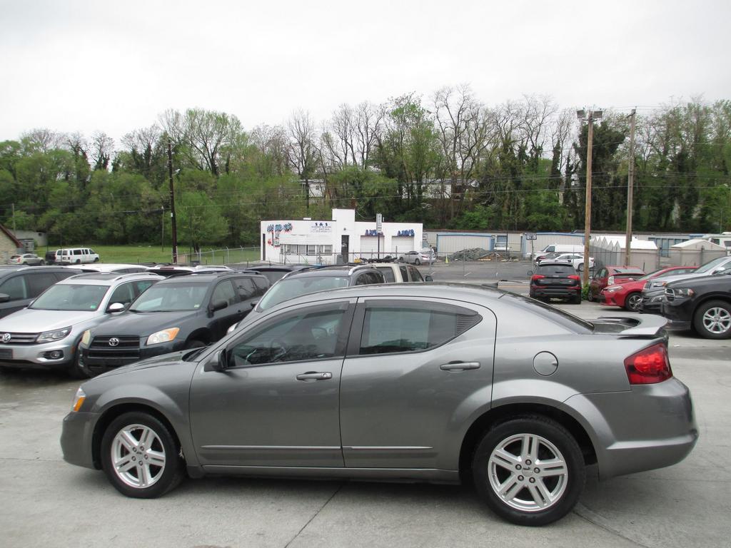 2013 Dodge Avenger - $5,500