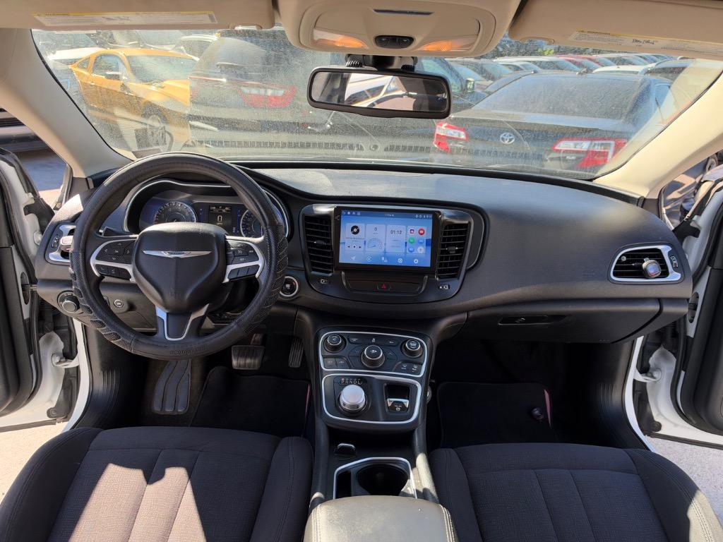 2015 Chrysler 200 - $5,900
