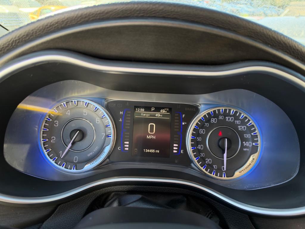 2015 Chrysler 200 - $5,900