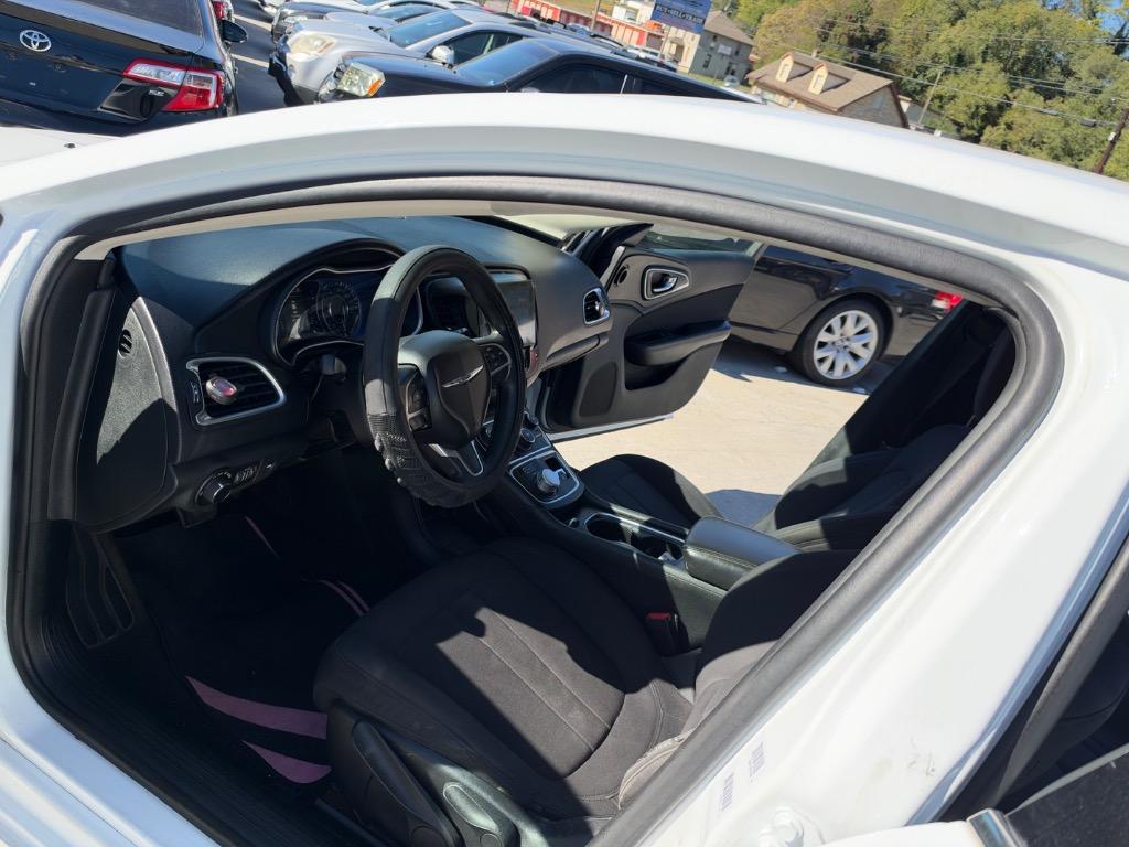 2015 Chrysler 200 - $5,900