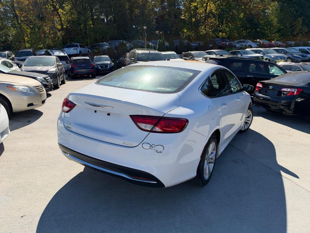 2015 Chrysler 200 - $5,900