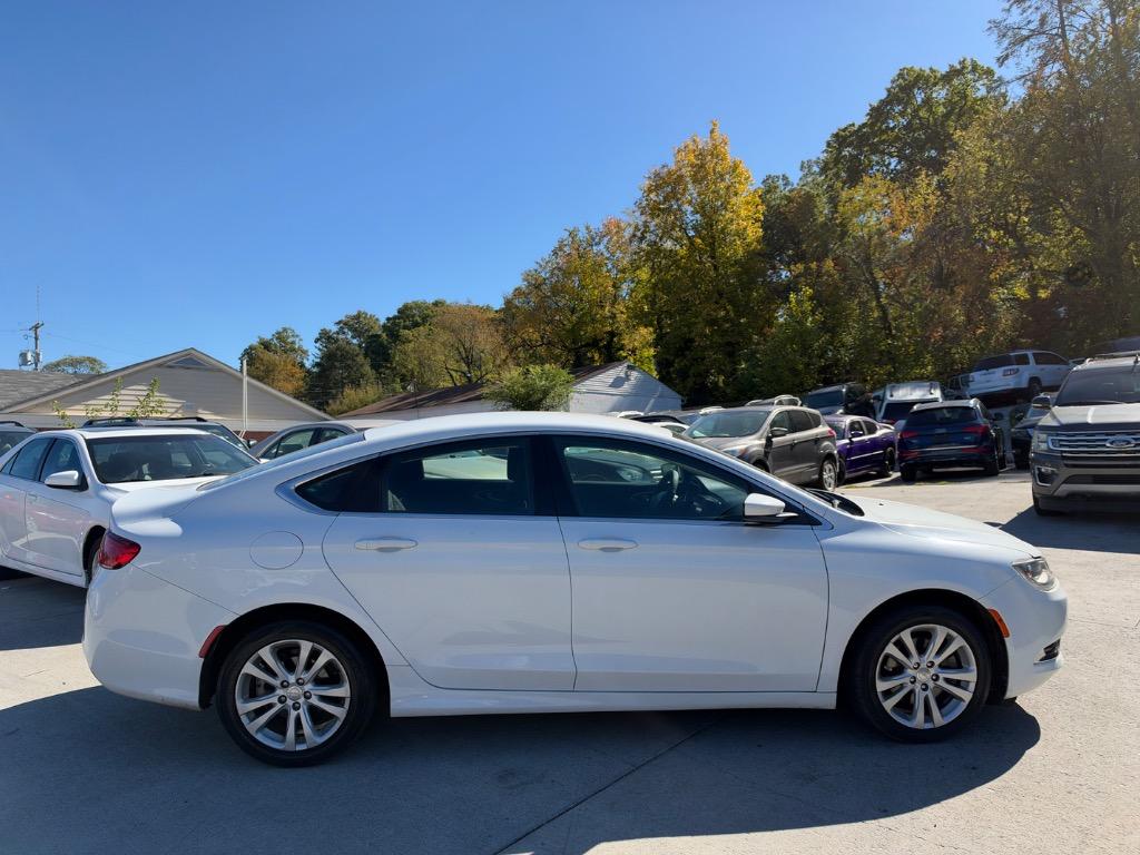 2015 Chrysler 200 - $5,900