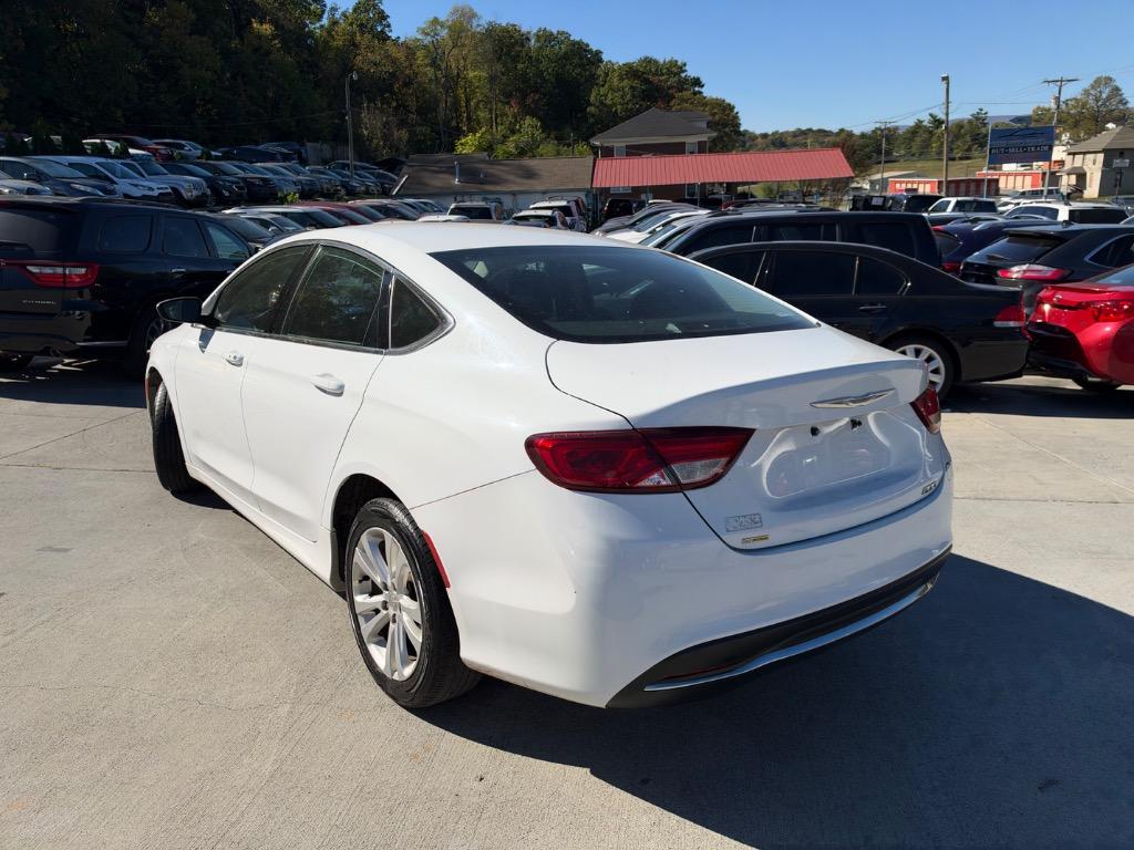 2015 Chrysler 200 - $5,900