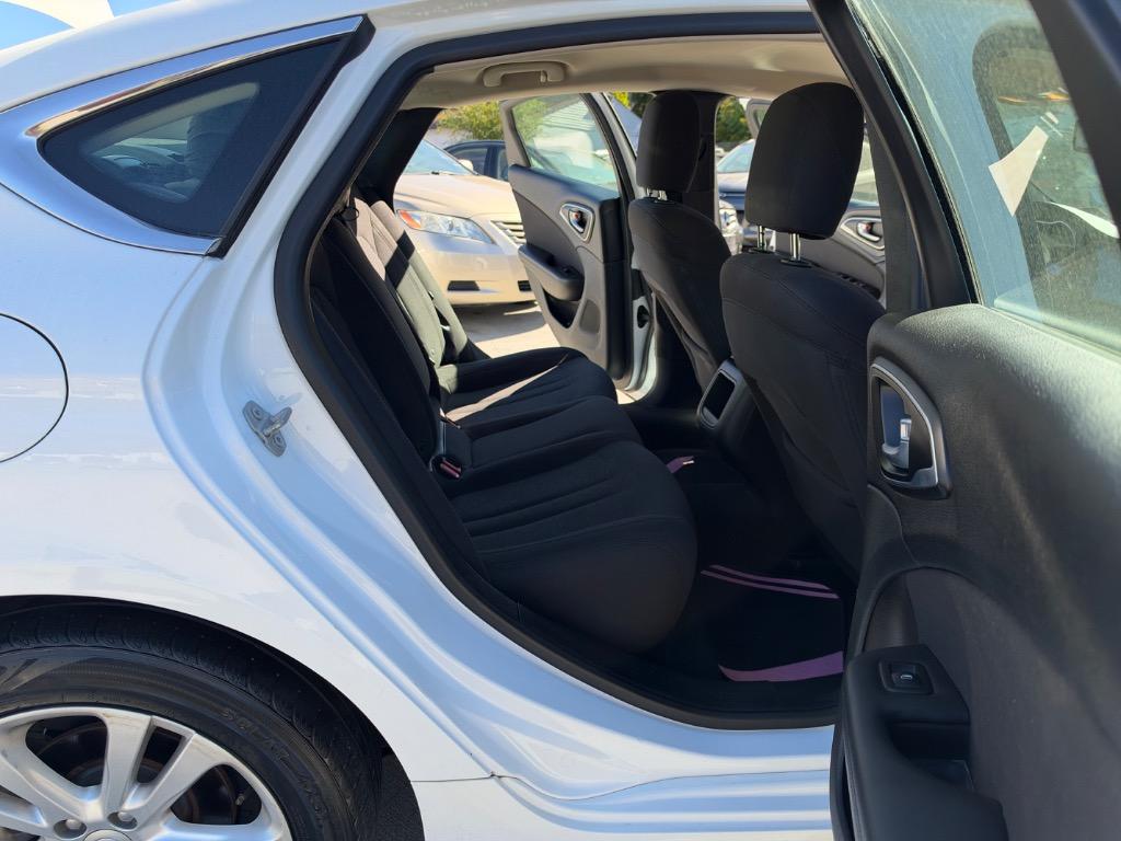 2015 Chrysler 200 - $5,900