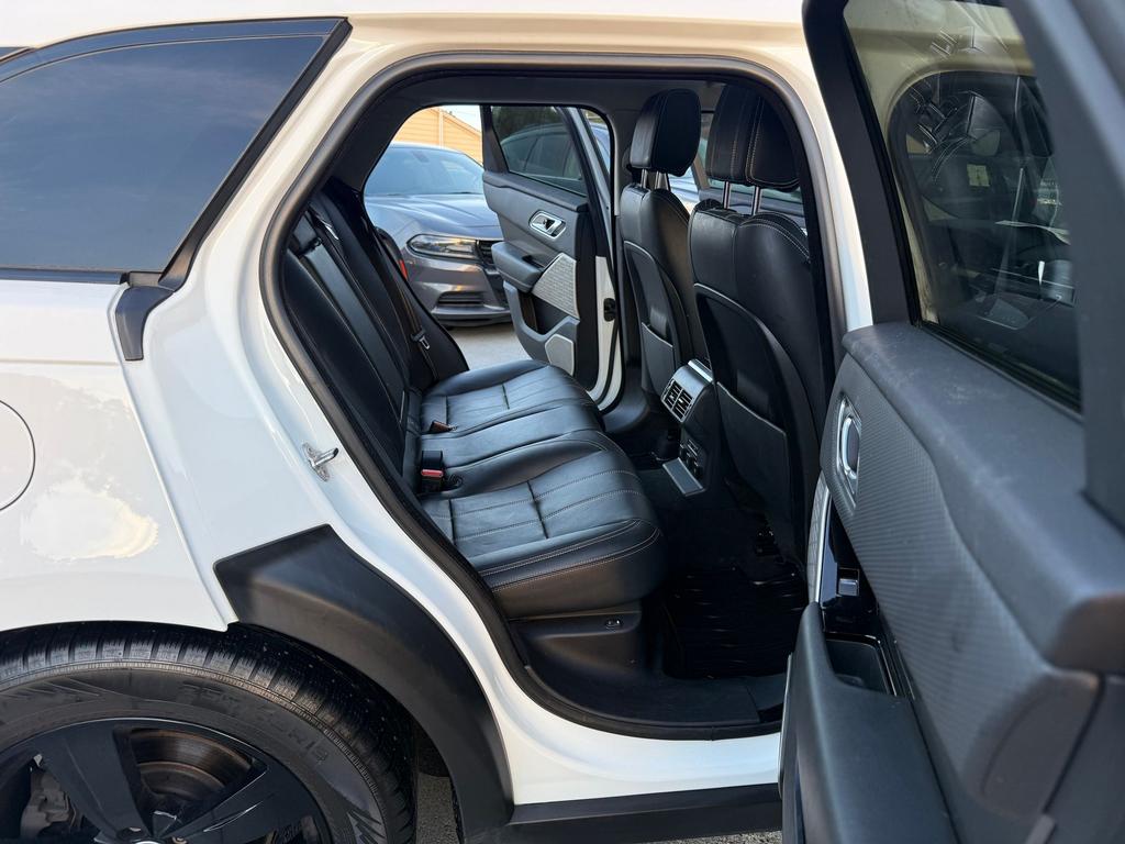 2018 Land Rover Range Rover Velar - $16,500