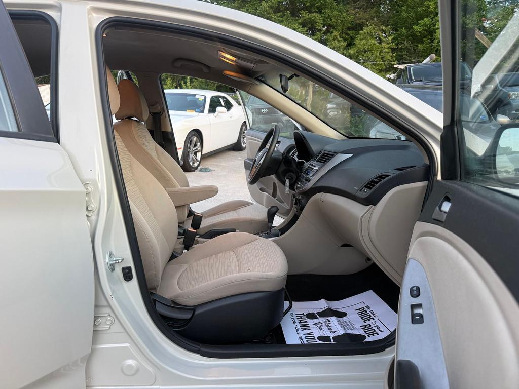 2015 Hyundai Accent - $5,900