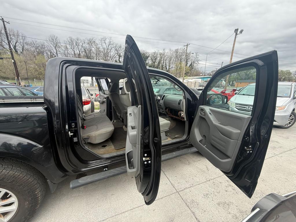 2016 Nissan Frontier - $9,995