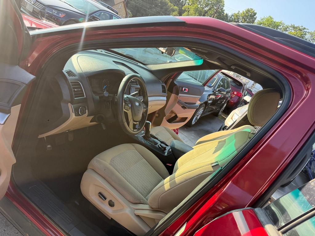 2016 Ford Explorer - $8,500