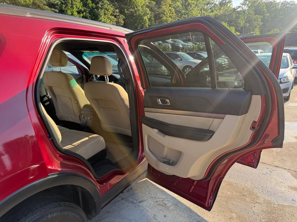2016 Ford Explorer - $8,500