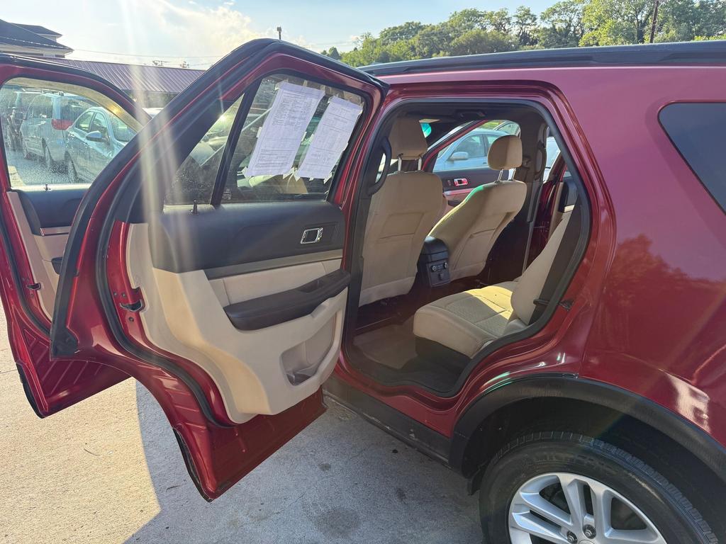 2016 Ford Explorer - $8,500