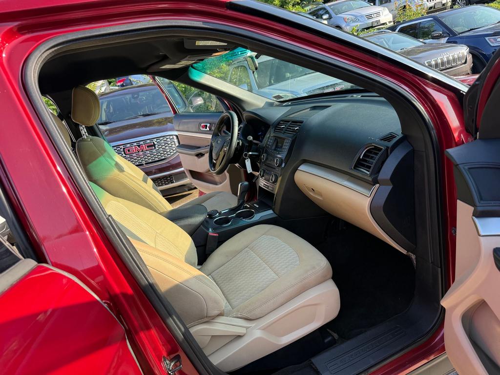 2016 Ford Explorer - $8,500