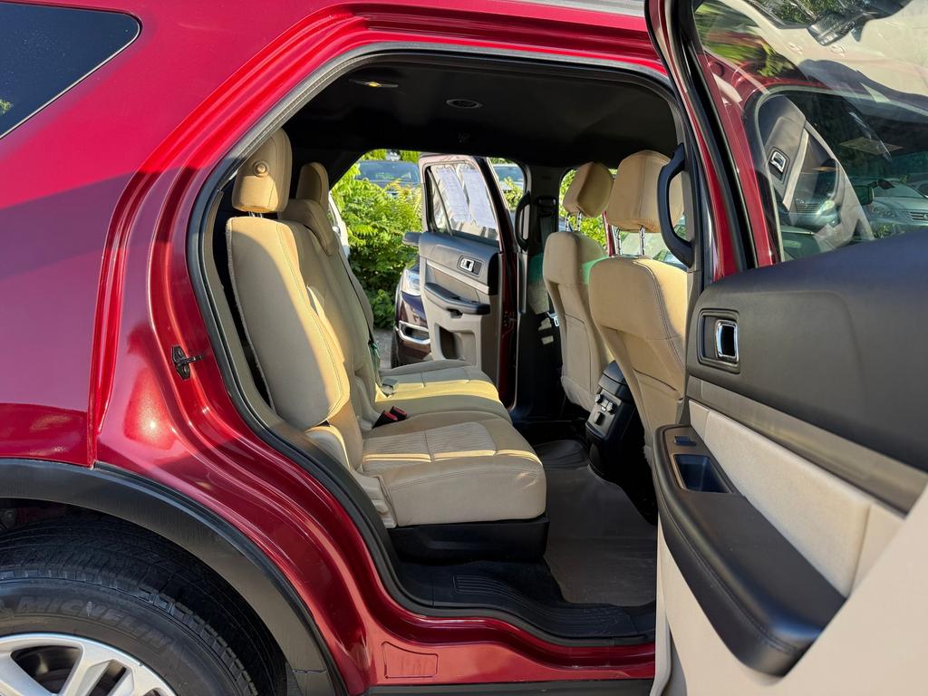 2016 Ford Explorer - $8,500