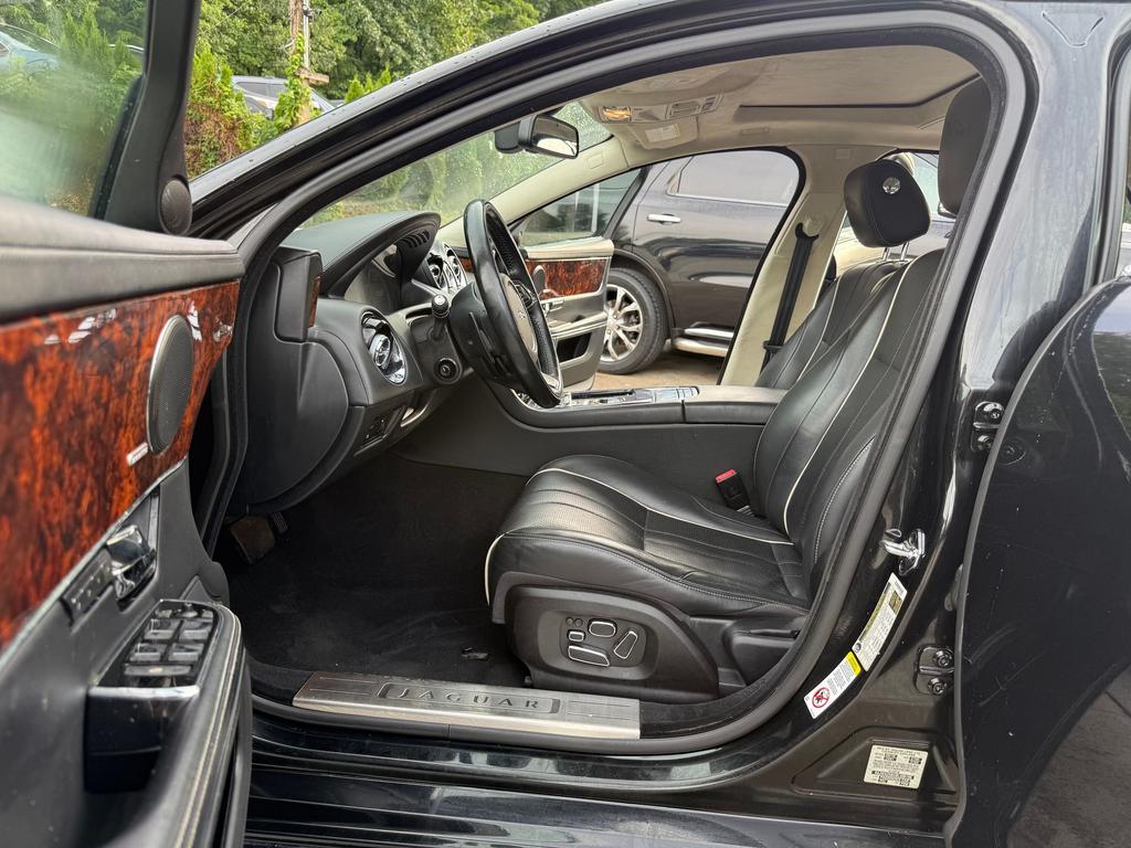2011 Jaguar XJ - $9,995