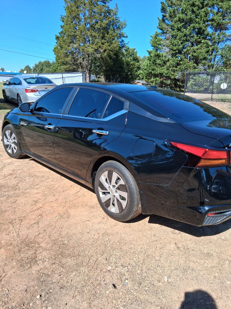 2020 Nissan Altima - $9,900