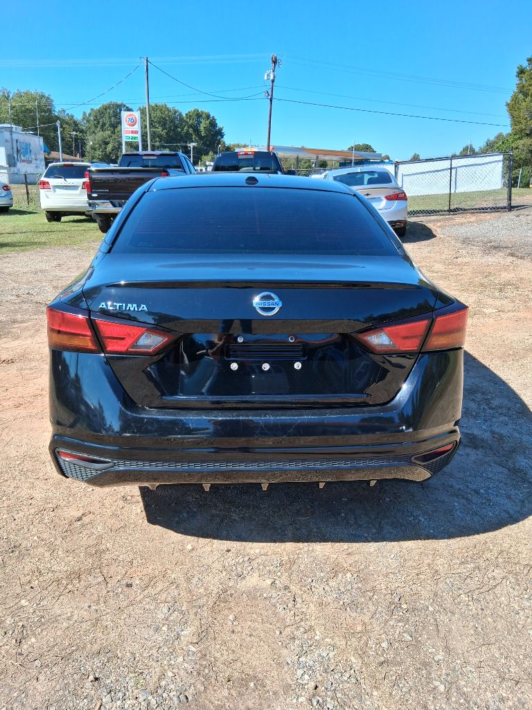 2020 Nissan Altima - $9,900