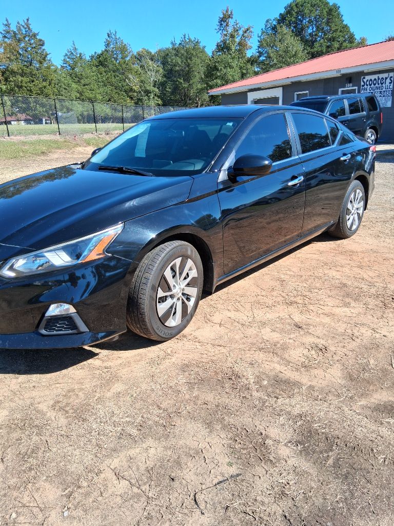 2020 Nissan Altima - $9,900