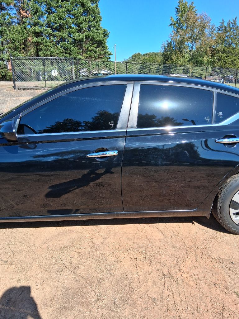 2020 Nissan Altima - $9,900