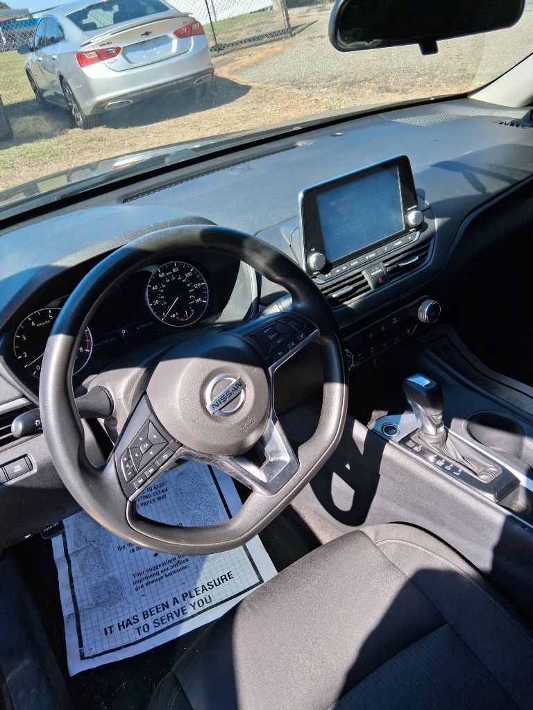 2020 Nissan Altima - $9,900