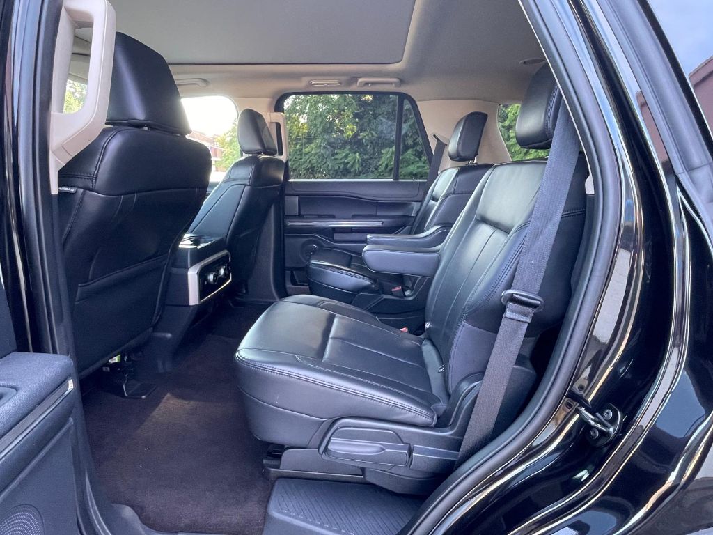 2022 Ford Expedition - $28,999