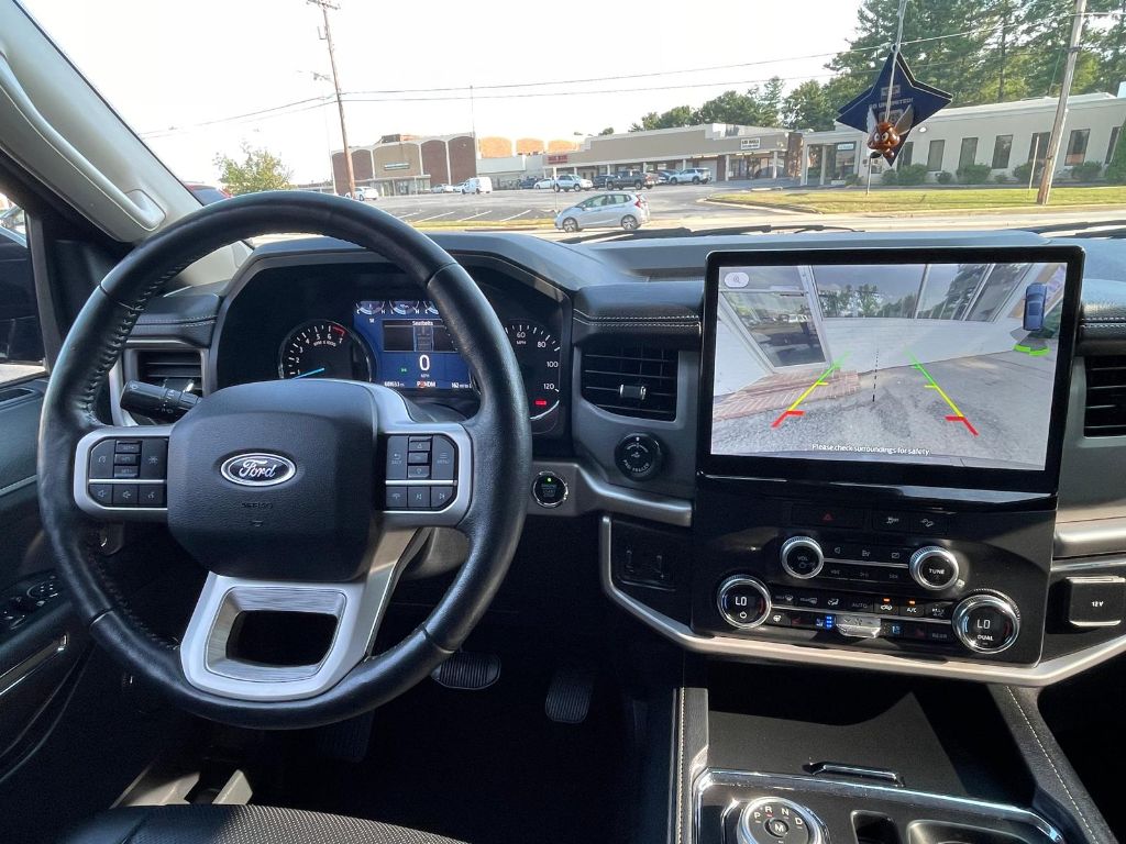 2022 Ford Expedition - $28,999
