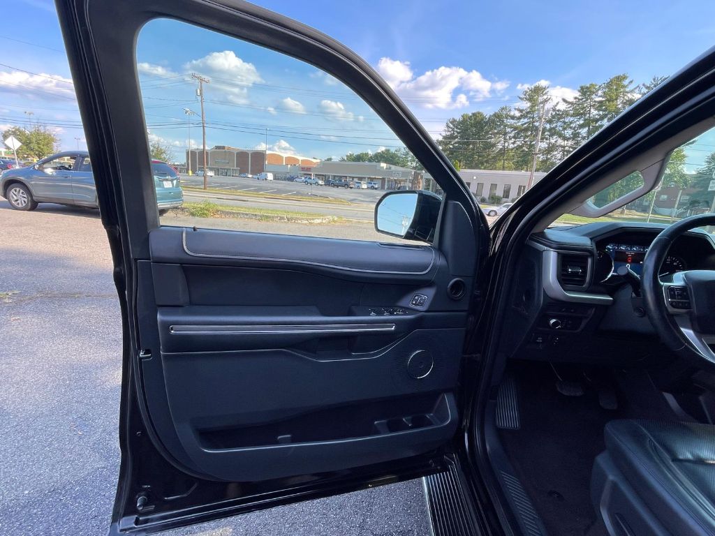 2022 Ford Expedition - $28,999