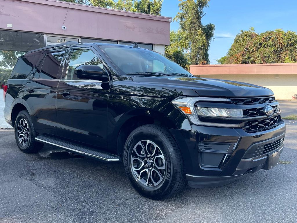 2022 Ford Expedition - $28,999