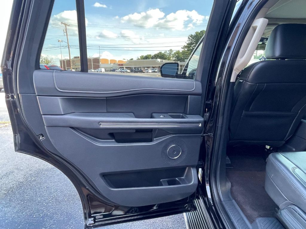 2022 Ford Expedition - $28,999