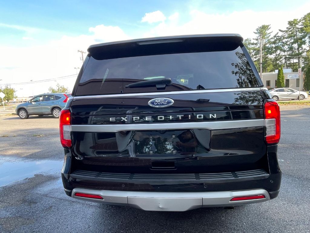 2022 Ford Expedition - $28,999