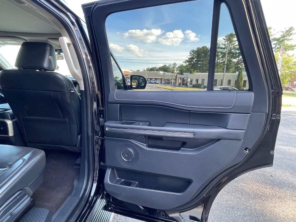 2022 Ford Expedition - $28,999