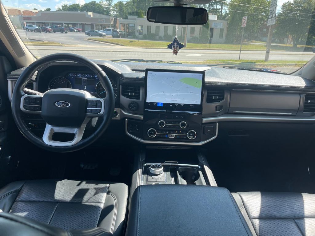 2022 Ford Expedition - $28,999