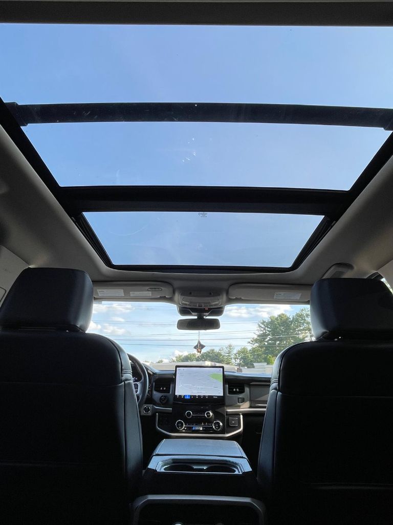 2022 Ford Expedition - $28,999