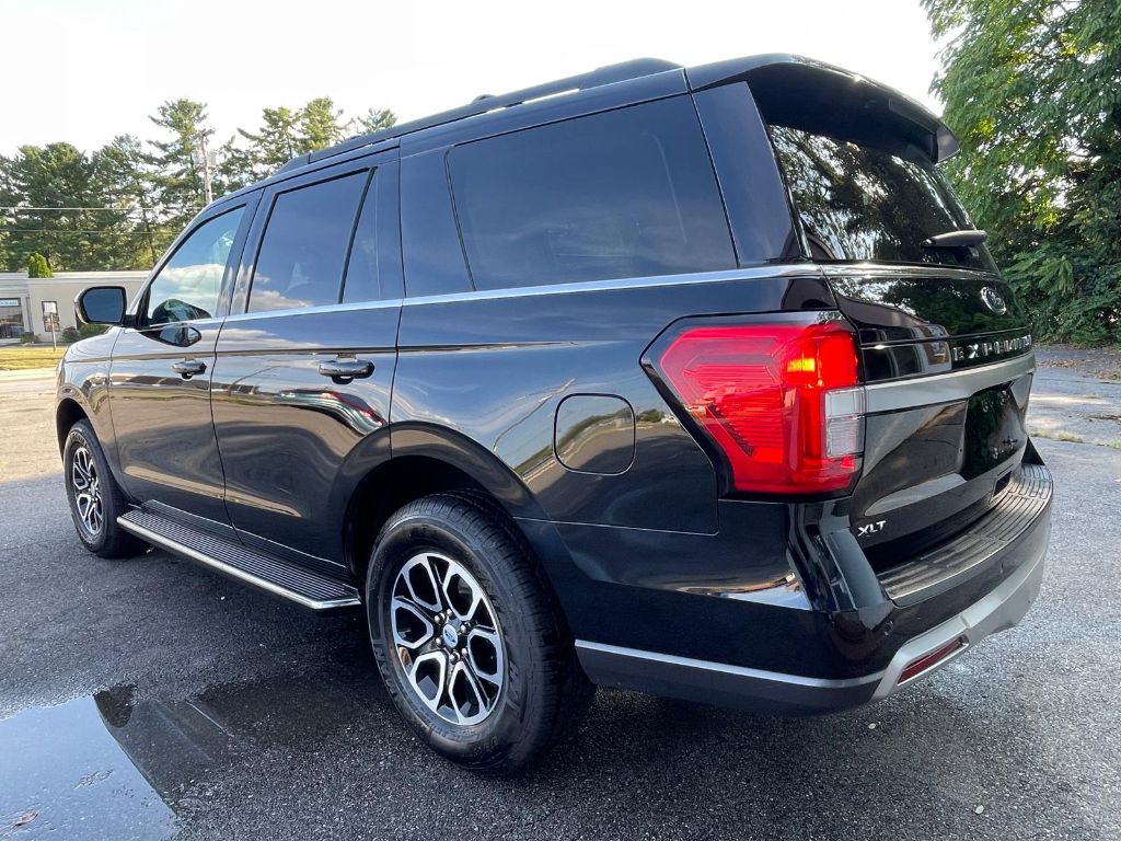 2022 Ford Expedition - $28,999