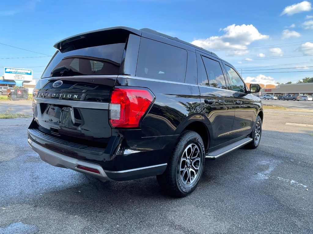 2022 Ford Expedition - $28,999