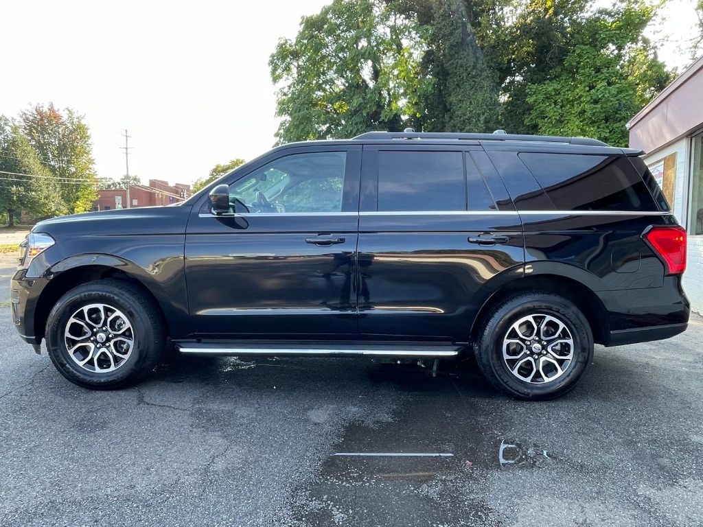 2022 Ford Expedition - $28,999