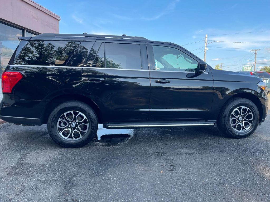 2022 Ford Expedition - $28,999