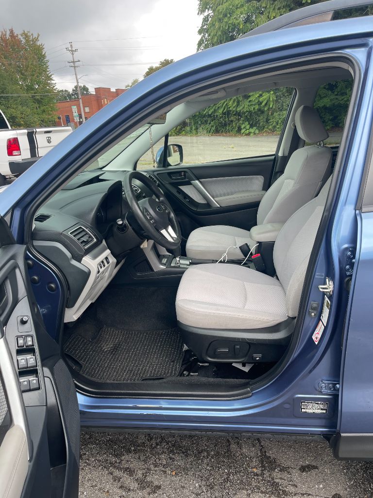 2017 Subaru Forester - $8,999