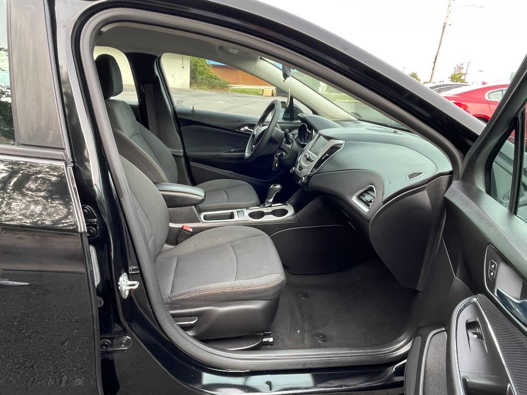 2017 Chevrolet Cruze - $7,999