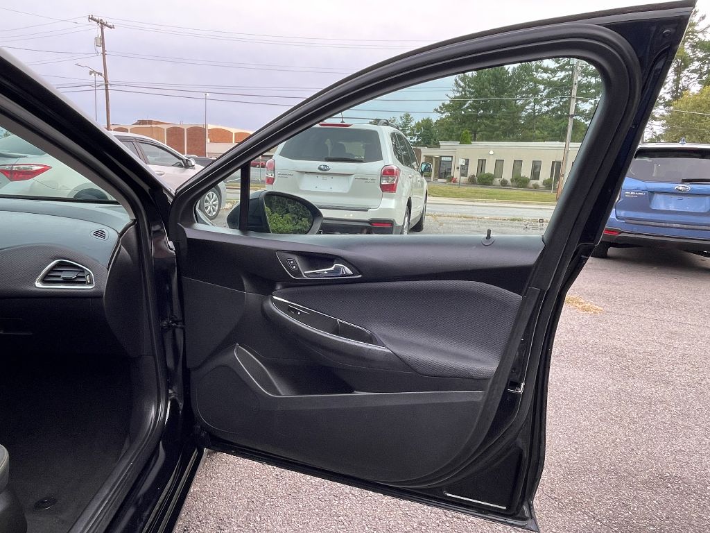 2017 Chevrolet Cruze - $7,999