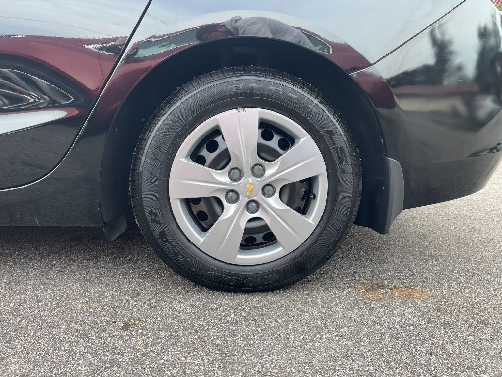 2017 Chevrolet Cruze - $7,999